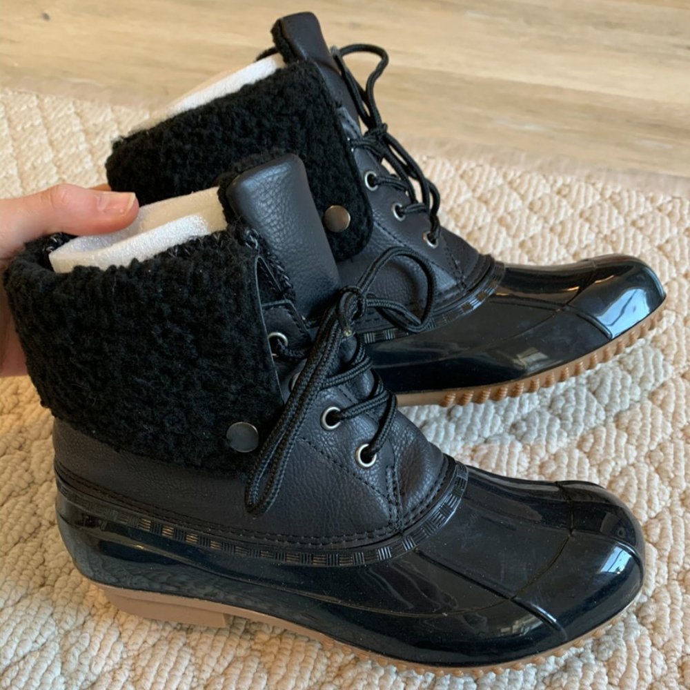 JustFab cozy Duck boots